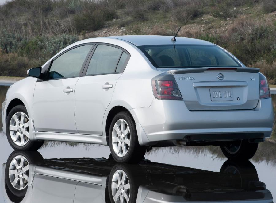  Nissan Sentra SR 2009 года  (фото 33 из 34)